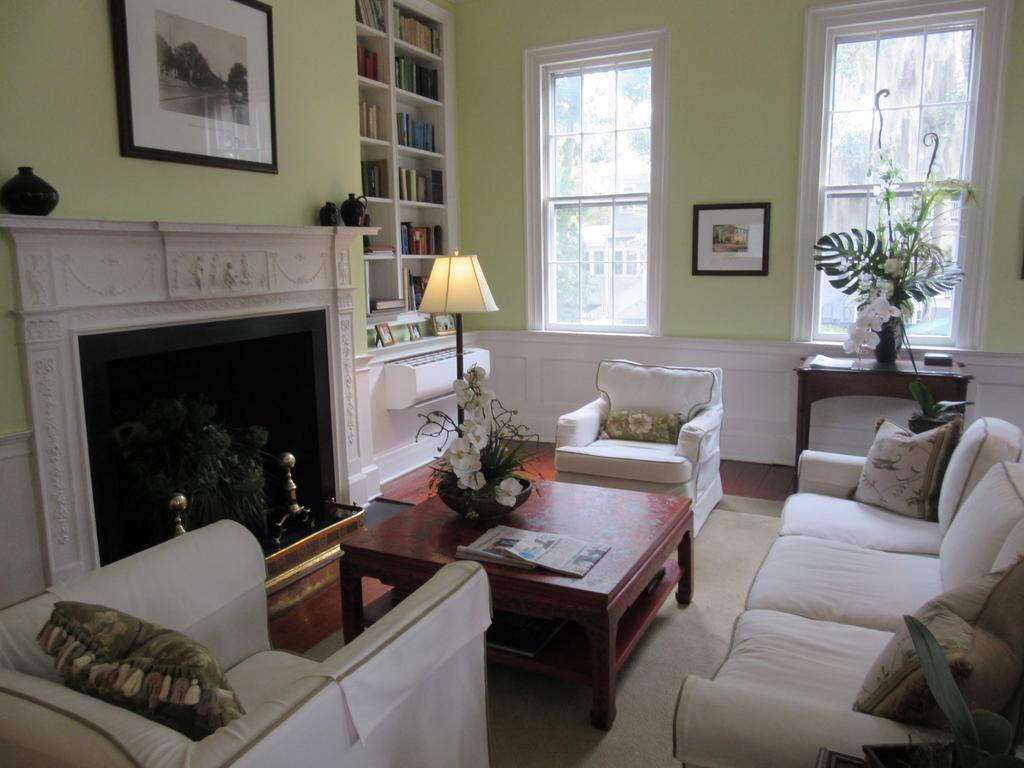 Rhett House Bed & Breakfast Beaufort Exterior photo